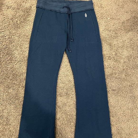 FP MOVEMENT - Picture 2 of 3